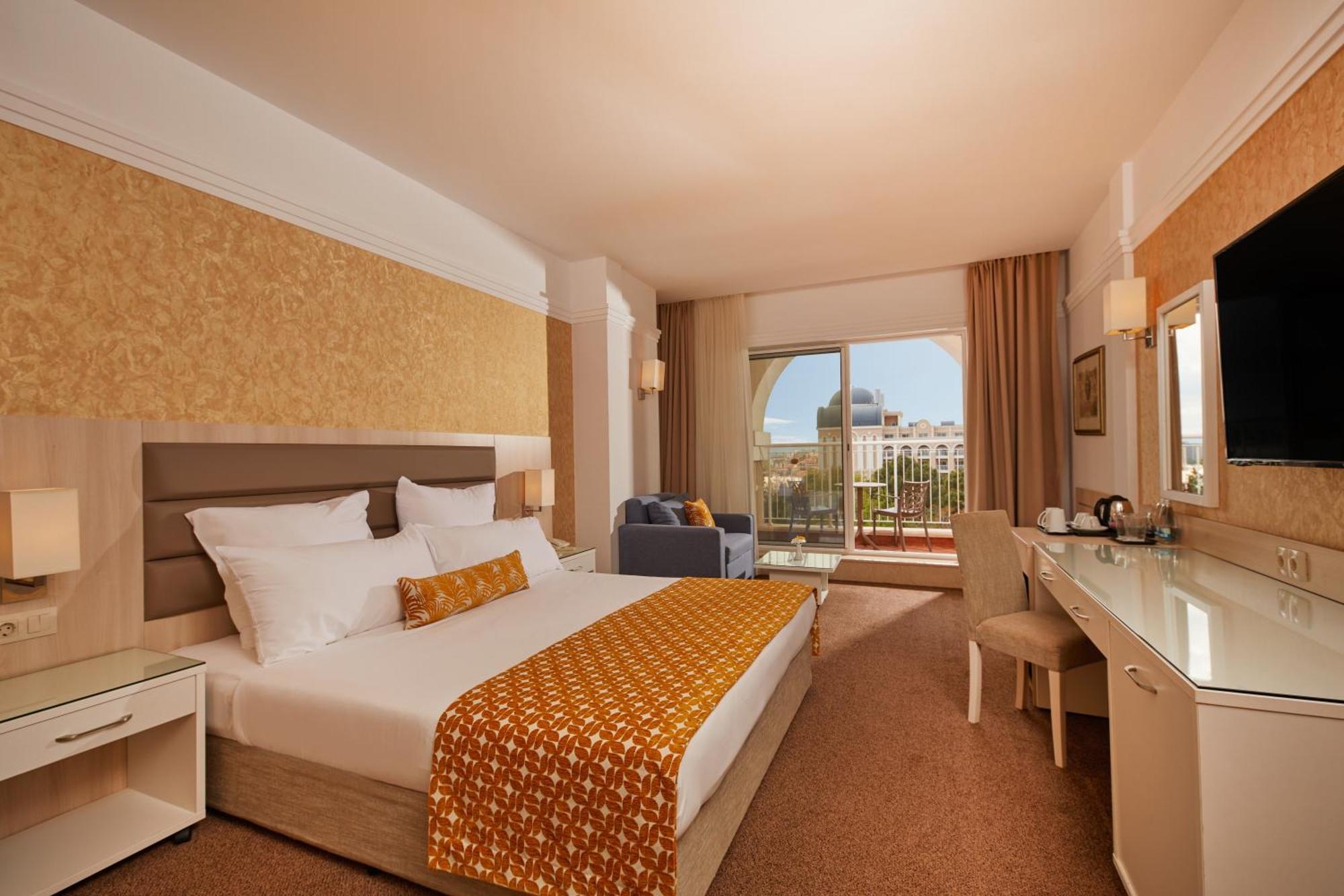 Hotel Dreams Sunny And